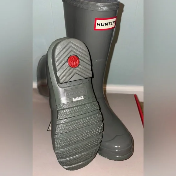 Hunter Boots- Original Short Gloss Rain Boot - Picture 7 of 7